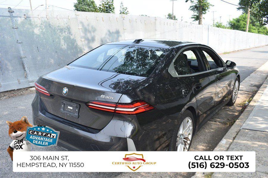 Used 2025 BMW 530i RWD image 5