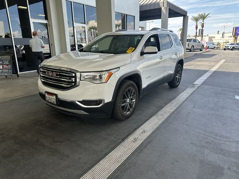 Used 2019 GMC Acadia SLT FWD image 1