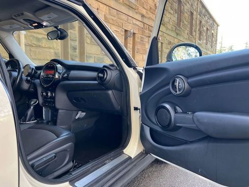 Used 2015 MINI Cooper 4-Door Hardtop image 15