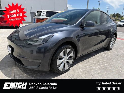 Used 2024 Tesla Model Y Long Range AWD/4WD image 1
