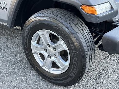 Used 2018 Jeep Wrangler Unlimited Sport S AWD/4WD image 8