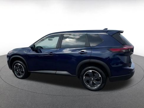 Used 2025 Nissan Rogue SV image 10