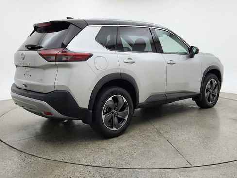 Used 2025 Nissan Rogue SV image 9