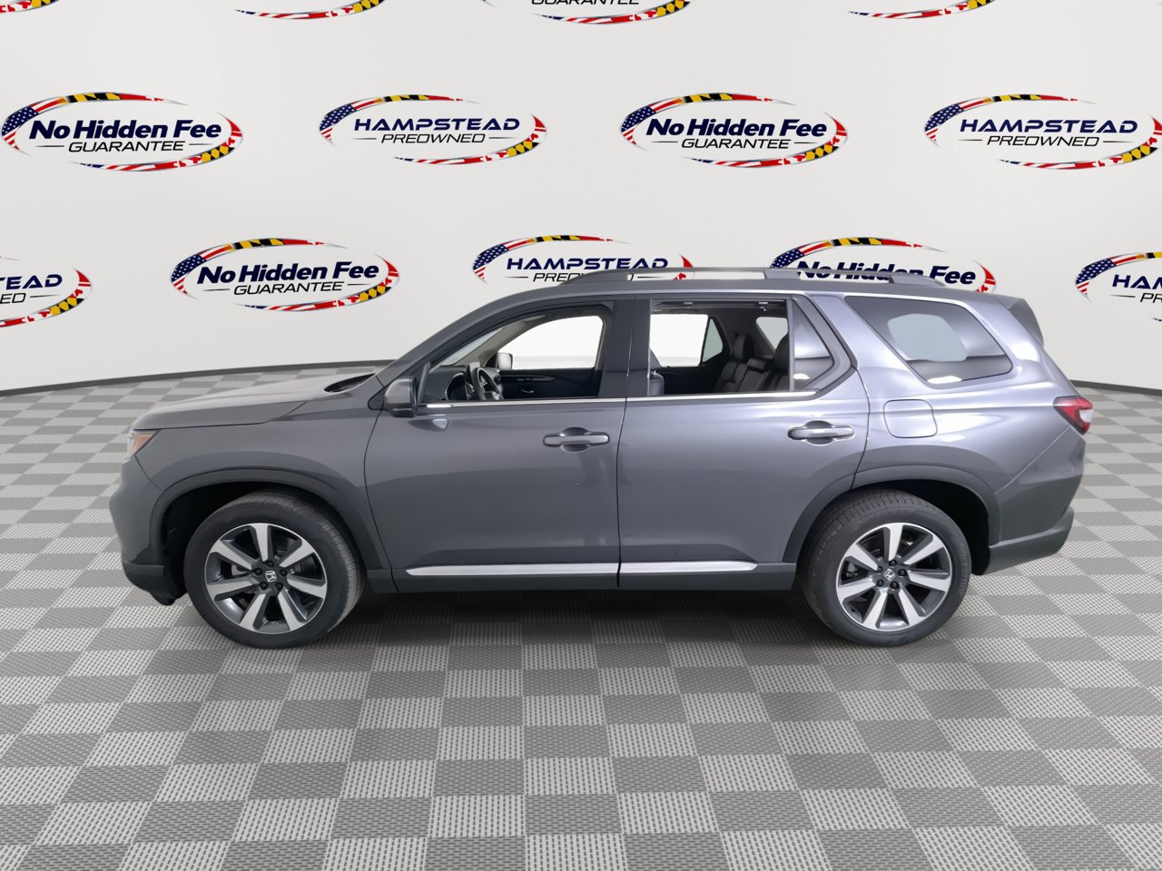 Used 2025 Honda Pilot Touring image 6