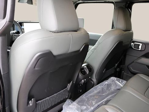 New 2026 Jeep Gladiator Mojave AWD/4WD image 16