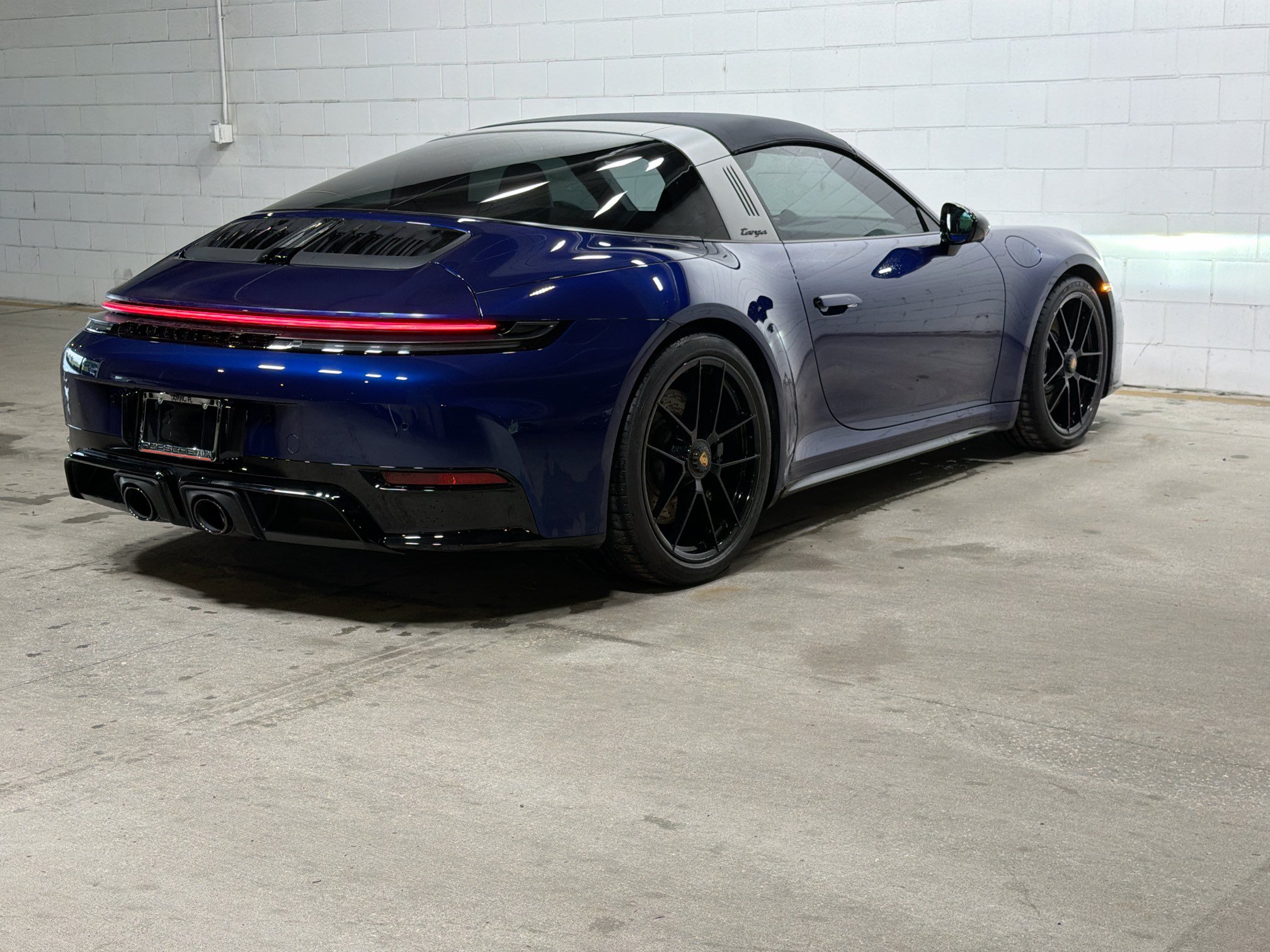 Certified 2025 Porsche 911 Targa 4 GTS AWD/4WD image 7
