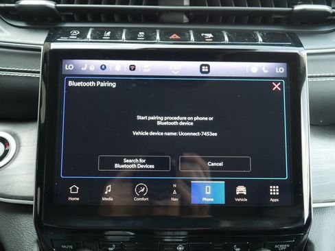 Used 2023 Jeep Grand Cherokee L Limited AWD/4WD image 5