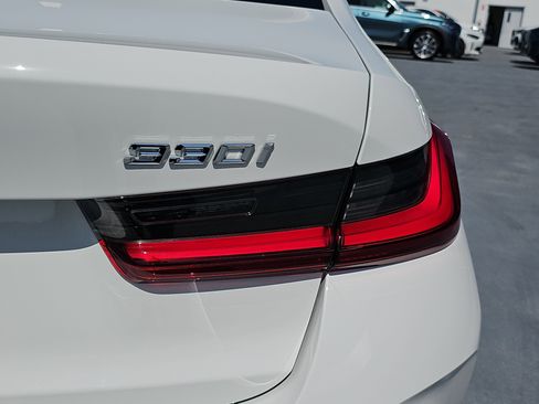 Used 2025 BMW 330i xDrive Sedan w/ Convenience Package image 34