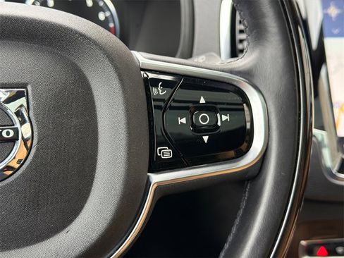 Used 2016 Volvo XC90 T6 Momentum image 25