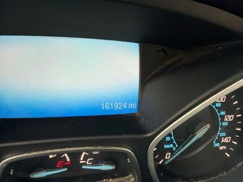 Used 2016 Ford Escape SE w/ Equipment Group 201A FWD image 5