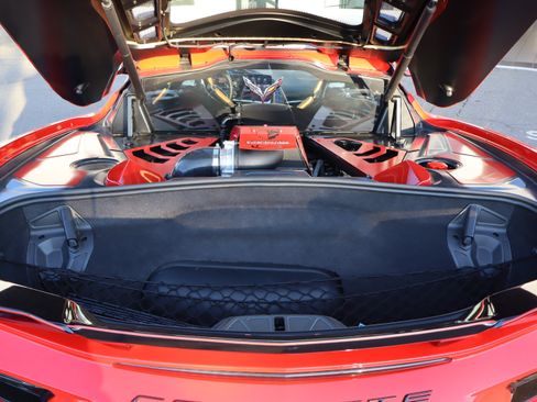 Used 2020 Chevrolet Corvette Stingray Preferred Cpe w/ 2LT Preferred Equipment Group RWD image 32