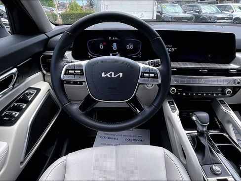 Certified 2025 Kia Telluride EX FWD image 7