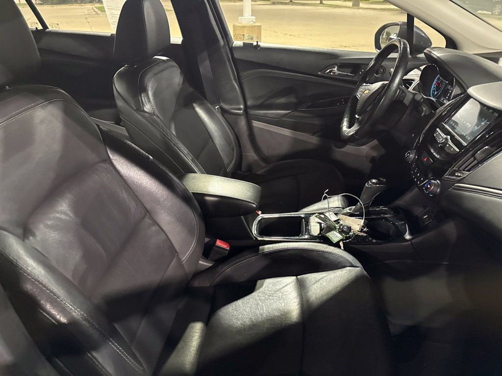 Used 2017 Chevrolet Cruze Premier FWD image 16