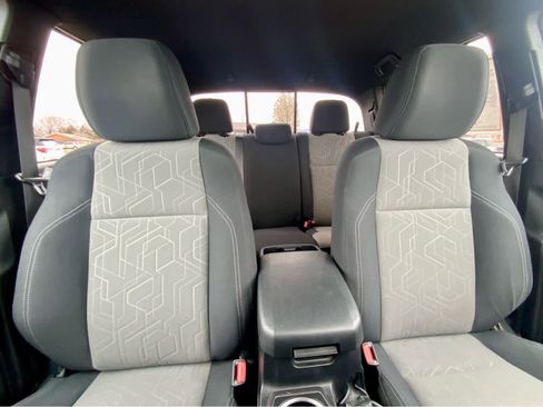 Used 2023 Toyota Tacoma TRD Off-Road w/ Technology Package image 31