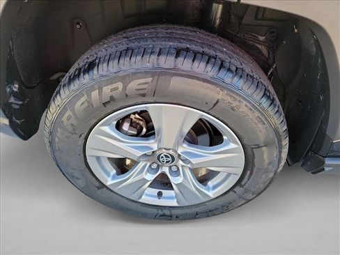 Used 2024 Toyota RAV4 XLE w/ Convenience Package FWD image 9