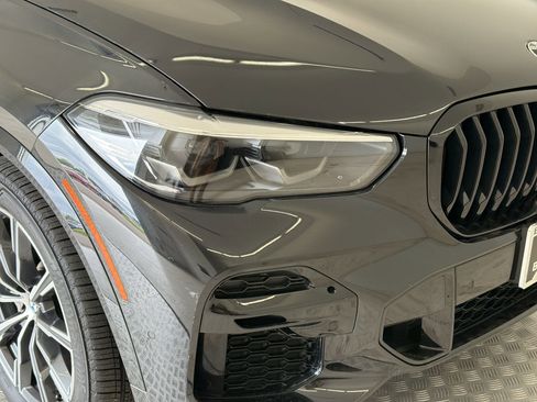 Certified 2022 BMW X5 xDrive40i w/ M Sport Package AWD/4WD image 11