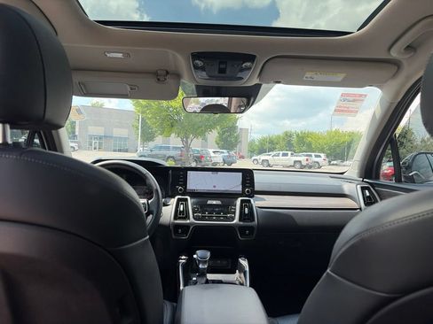 Used 2022 Kia Sorento EX w/ Panoramic Sunroof Package FWD image 46