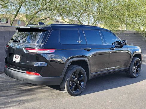 Used 2023 Jeep Grand Cherokee L Laredo RWD image 8