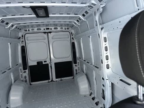 Used 2024 RAM ProMaster 2500 w/ Convenience Group image 7