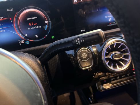 Used 2022 Mercedes-Benz CLA 250 4MATIC image 26