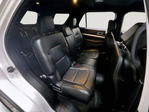 Used 2016 Ford Explorer XLT w/ Equipment Group 202A image 25