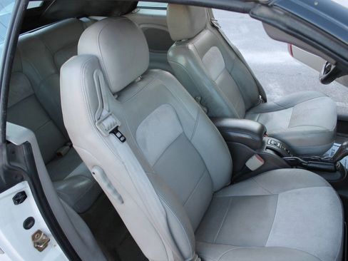 Used 2005 Chrysler Sebring Limited image 20