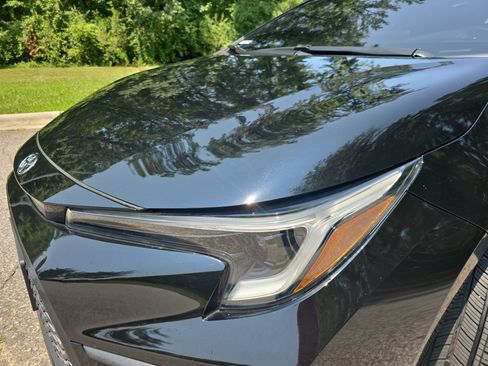 Used 2024 Toyota Corolla SE w/ SE Premium Package FWD image 29