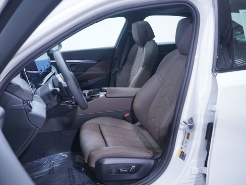 New 2026 BMW i5 eDrive40 w/ M Sport Package RWD image 7