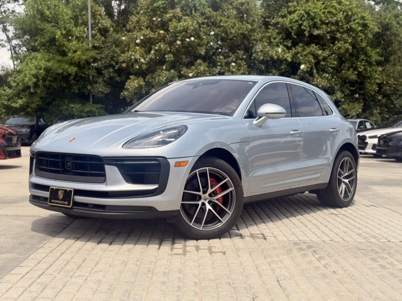 Used 2023 Porsche Macan S AWD/4WD image 1