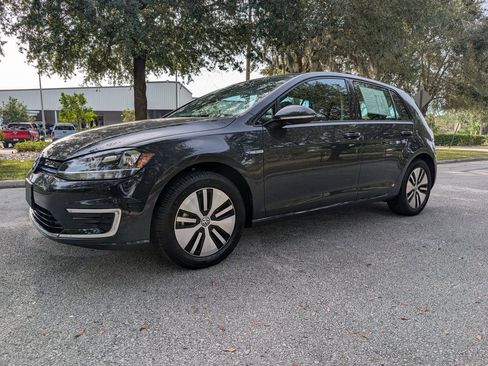 Used 2019 Volkswagen e-Golf SE w/ Driver Assistance Package image 4