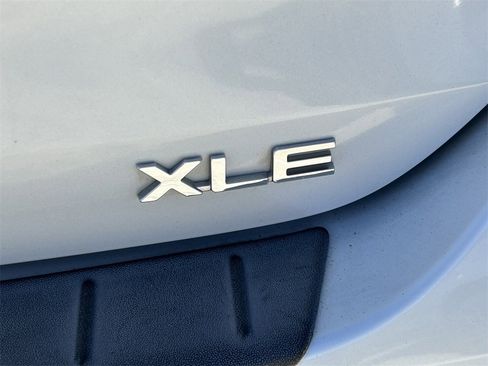 Used 2022 Toyota Highlander Bronze Edition image 14