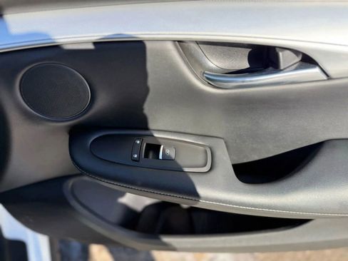 Used 2019 INFINITI QX50 Luxe w/ Navigation Package image 24