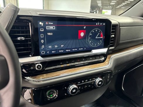 Used 2024 GMC Sierra 1500 Elevation AWD/4WD image 16