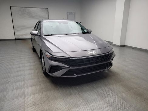 Used 2025 Hyundai Elantra SE w/ Cargo Package FWD image 14