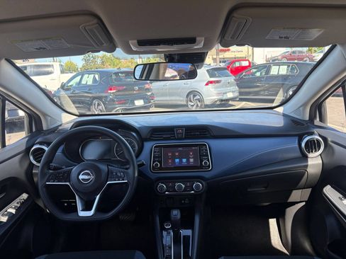 Used 2025 Nissan Versa SV FWD image 31