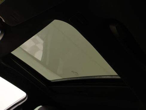 Used 2023 Dodge Charger SXT w/ Blacktop Package image 15