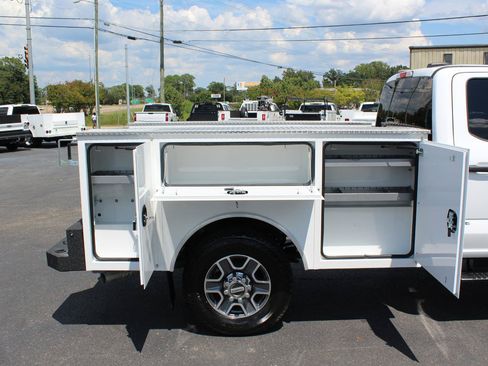 Used 2025 Ford F350 XLT AWD/4WD image 17