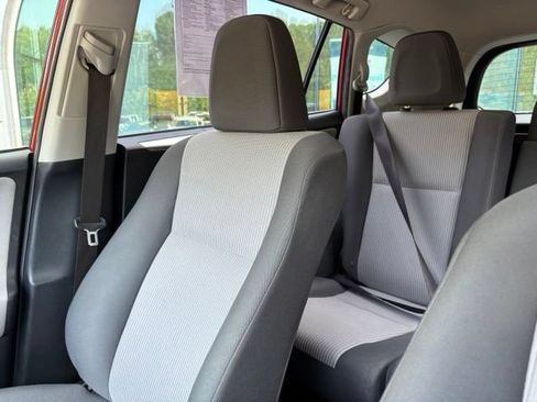 Used 2014 Toyota RAV4 LE FWD image 20
