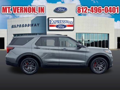 Used 2025 Ford Explorer ST-Line w/ ST-Line Street Pack image 5