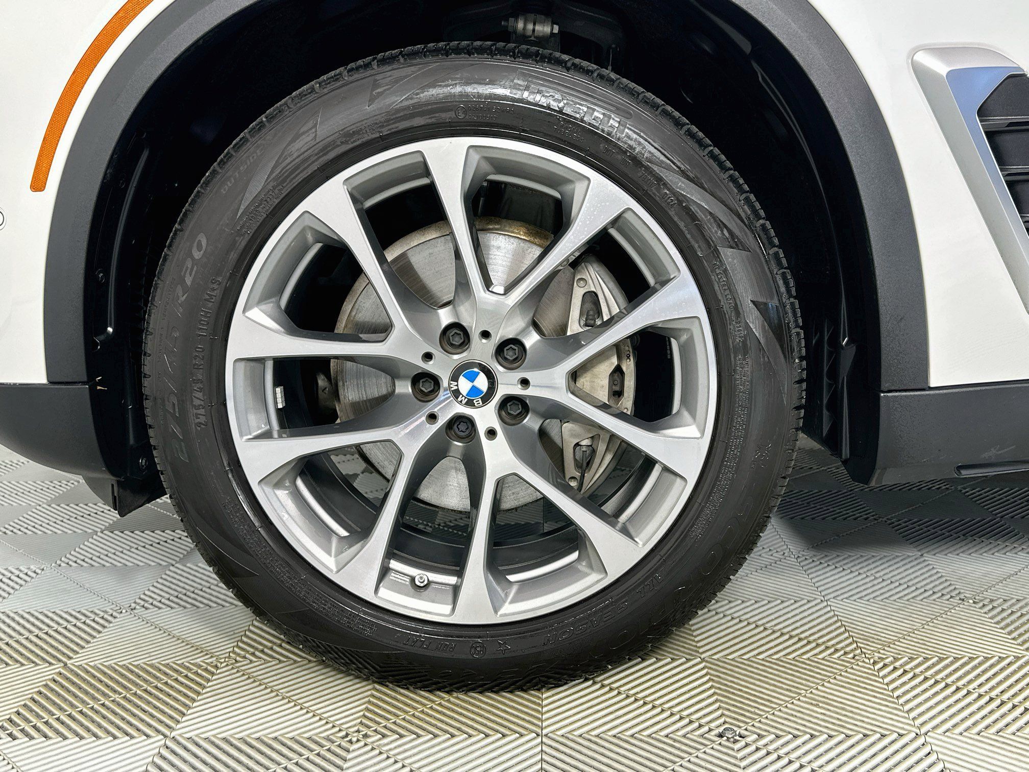 Used 2024 BMW X5 xDrive40i w/ Premium Package AWD/4WD image 9