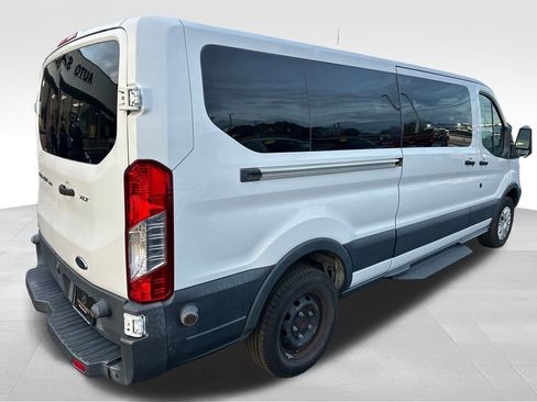 Used 2018 Ford Transit 350 XLT image 5