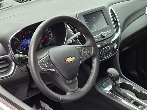 Used 2022 Chevrolet Equinox LT image 17