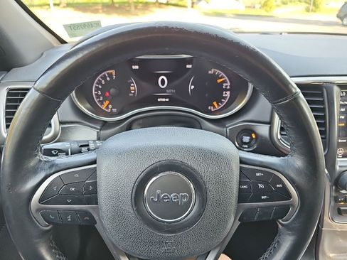Used 2018 Jeep Grand Cherokee Altitude AWD/4WD image 21