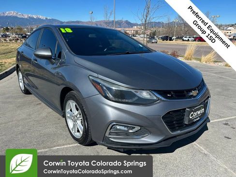 Used 2018 Chevrolet Cruze LT w/ Convenience Package image 1