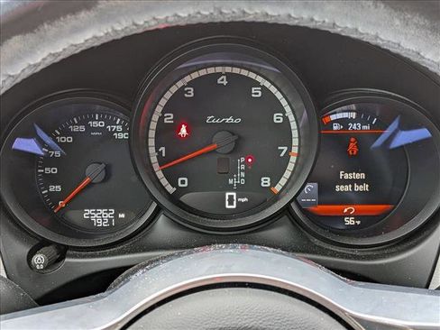 Used 2020 Porsche Macan Turbo image 10
