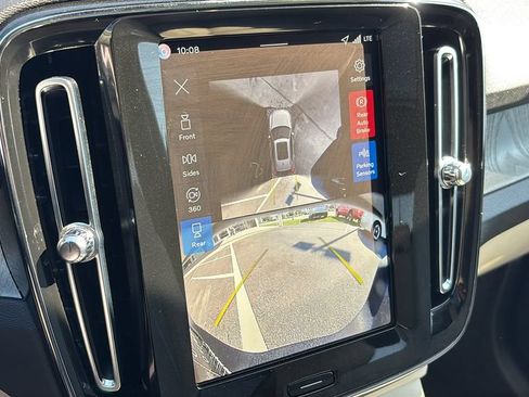 Certified 2026 Volvo XC40 B5 Plus AWD/4WD image 19