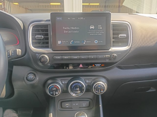 Used 2025 Hyundai Venue SEL FWD image 19