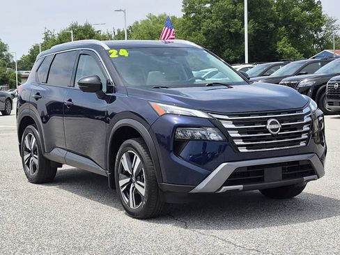 Used 2024 Nissan Rogue SL w/ SL Premium Package AWD/4WD image 2