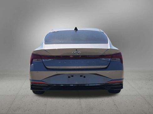 Used 2023 Hyundai Elantra Limited FWD image 5