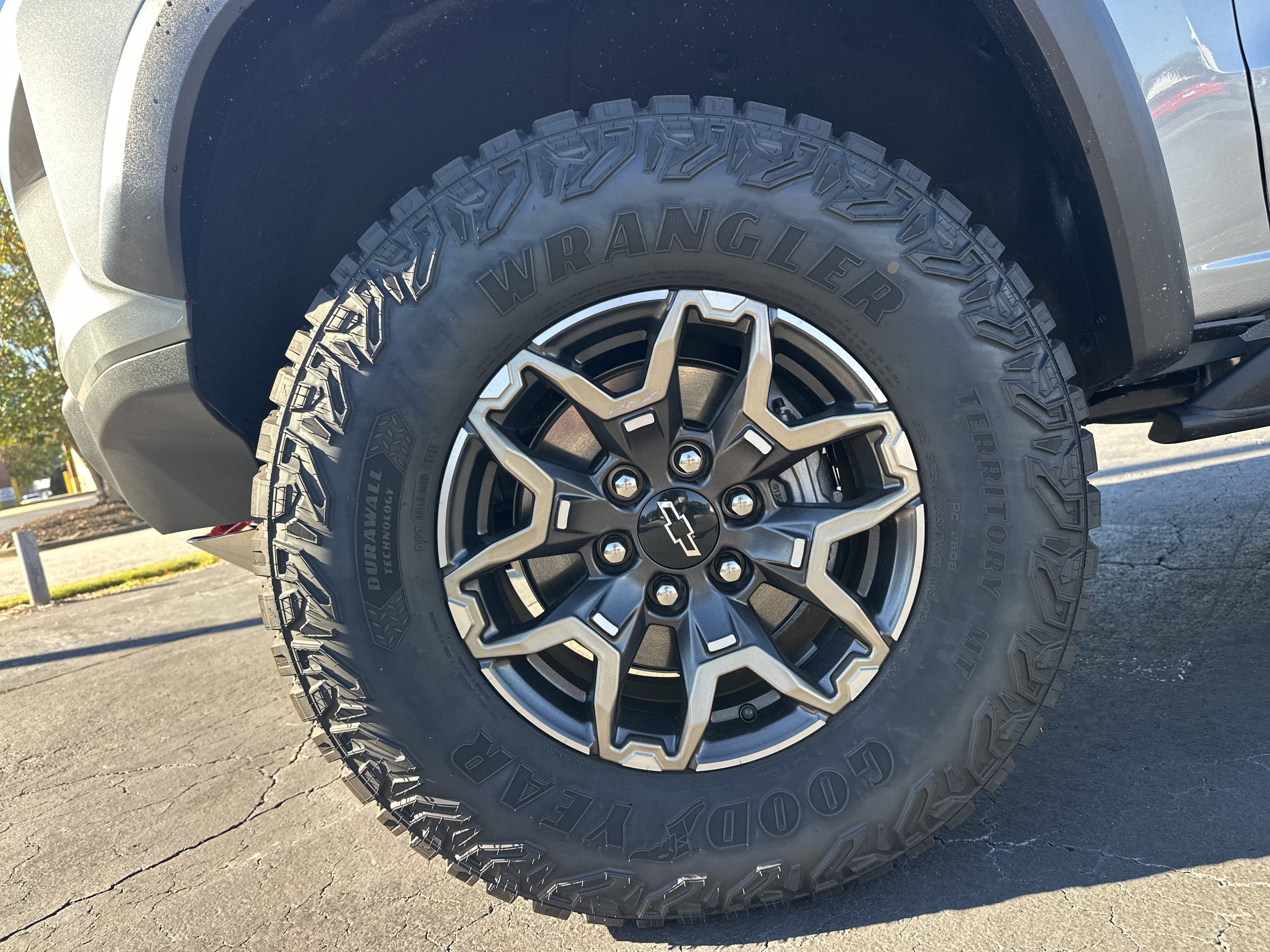 New 2026 Chevrolet Colorado ZR2 AWD/4WD image 13